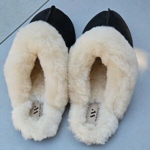Women's Black and Cream Slippers